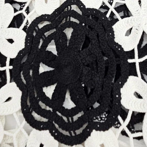 House of Harlow 1960 Black and White Open Knit Crochet Sleeveless Vest One Size - Picture 7 of 12